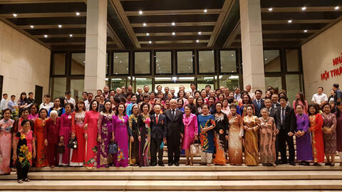 Phó Chủ tịch Quốc hội Uông Chu Lưu tiếp Đoàn cựu giáo kiều bào tại Thái Lan