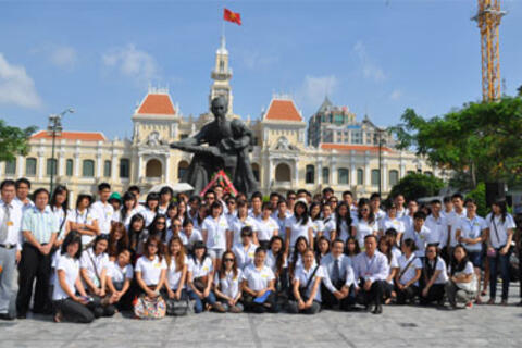 Trại hè Việt Nam 2011 đến với thành phố mang tên Bác