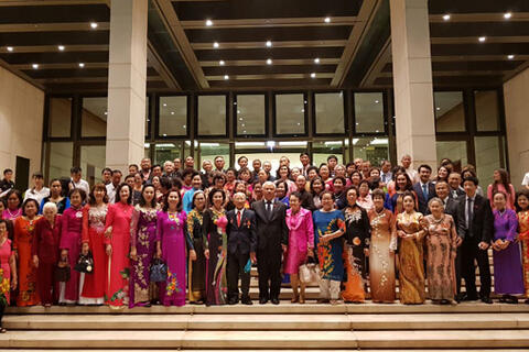 Phó Chủ tịch Quốc hội Uông Chu Lưu tiếp Đoàn cựu giáo kiều bào tại Thái Lan