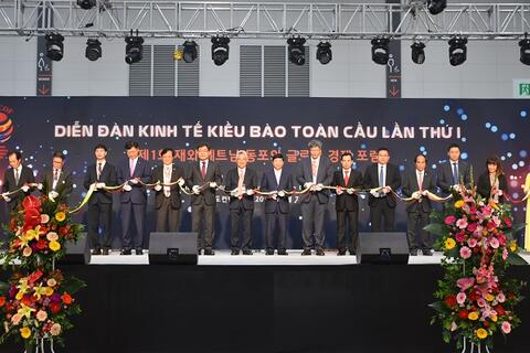 300 doanh nhân Việt từ 25 quốc gia tham dự “Diễn đàn kinh tế kiều bào toàn cầu lần I”