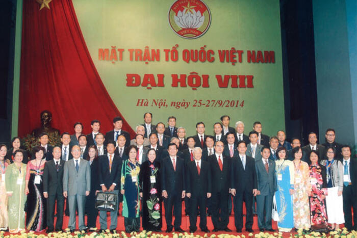 Lãnh đạo Đảng, Nhà nước, Chính phủ, Quốc hội, Mặt trận Tổ quốc chụp ảnh lưu niệm cùng các đại biểu kiều bào tham dự Đại hội Mặt trận Tổ quốc VN lần thứ VIII (tháng 9/2014)