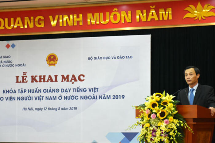 Đại sứ Lương Thanh Nghị, Phó Chủ nhiệm Ủy ban Nhà nước về NVNONN, phát biểu khai mạc