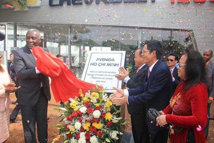 Lễ khai trương biển tên mới Đại lộ Hồ Chí Minh - con đường đẹp nhất Thủ đô Luanda của Angola