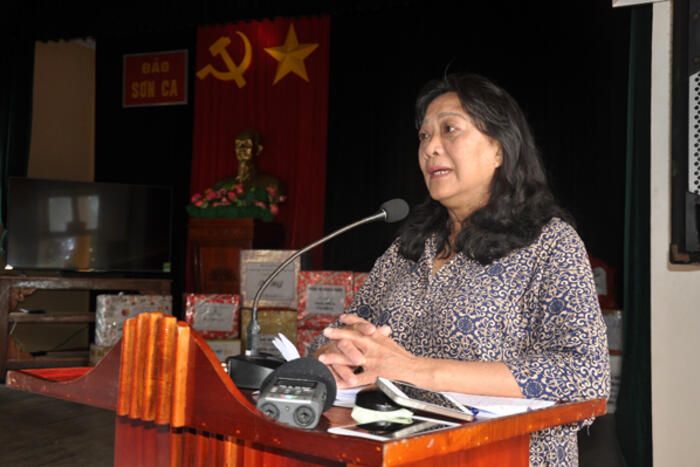 Bà Đặng Thị Phong Lan, kiều bào Ucraina phát biểu tại đảo Sơn Ca