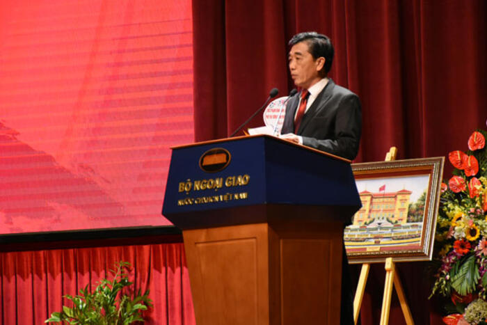Ông Trịnh Cao Sơn- Chủ tịch Tổng hội người Việt Nam tại Thái Lan phát biểu tại buổi lễ