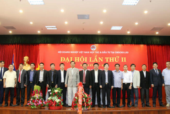 Ban Chấp hành Hội Doanh nghiệp Việt Nam hợp tác và đầu tư tại Lào nhiệm kỳ 2016-2020 ra mắt.