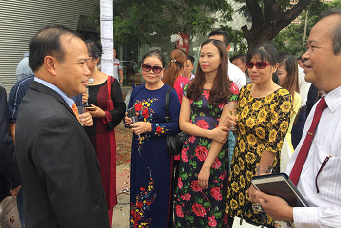 Thứ trưởng Vũ Hồng Nam gặp gỡ đại diện bà con người Việt tại Angola