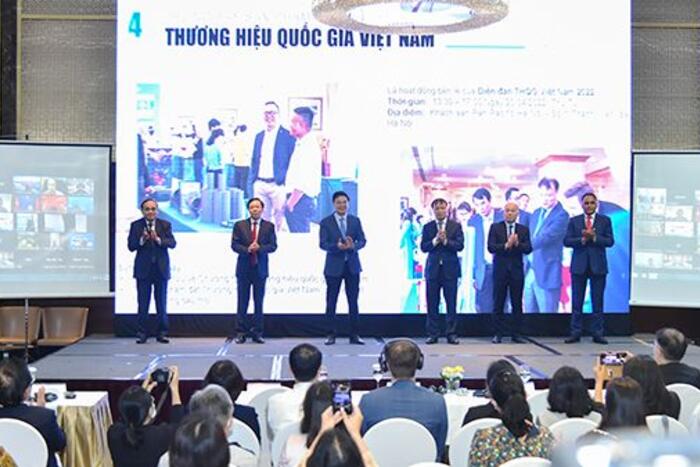 Các đại biểu khởi động Tuần lễ Thương hiệu quốc gia 2022 - Hưởng ứng Ngày Thương hiệu quốc gia Việt Nam 2022