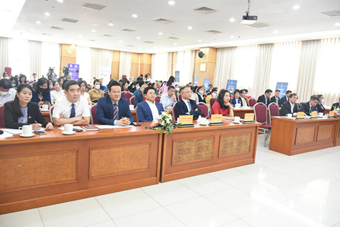 Các đại biểu tham dự Diễn đàn tại Hà Nội
