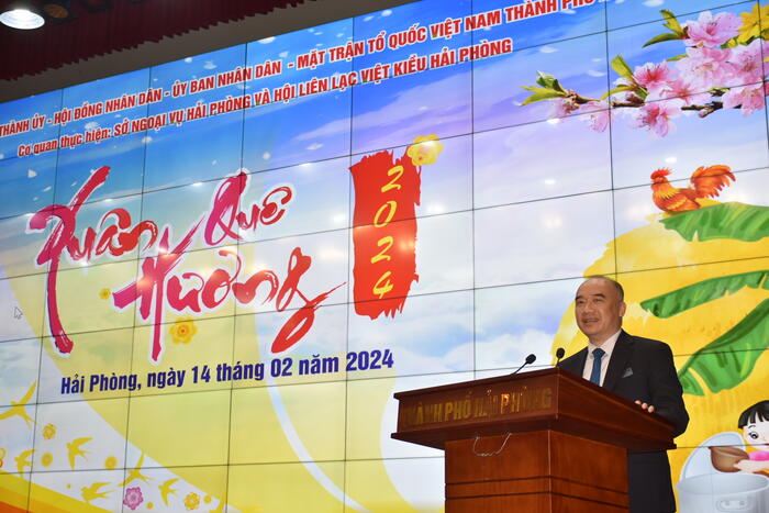 Ông Nguyễn Mạnh Đông phát biểu tại buổi gặp gỡ