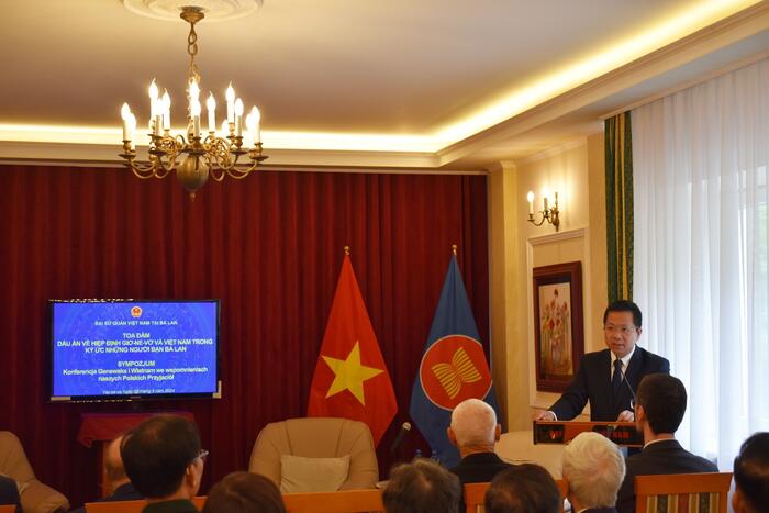Đại sứ Hà Hoàng Hải phát biểu tại buổi Tọa đàm