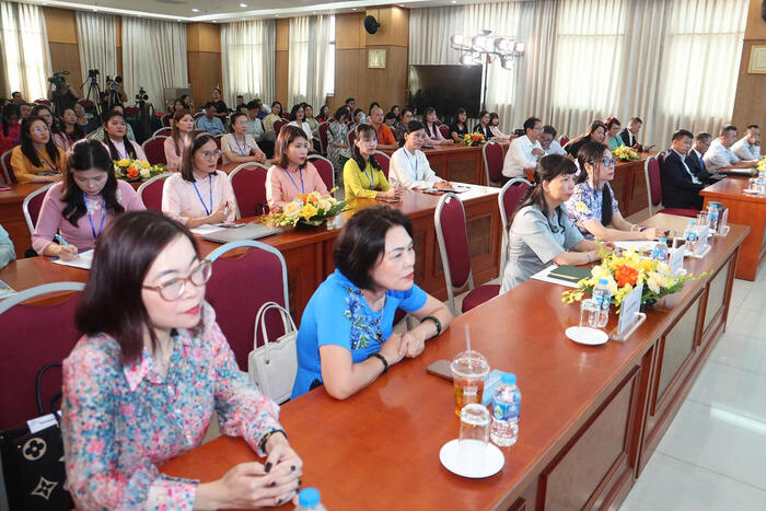 Các đại biểu tham dự buổi lễ