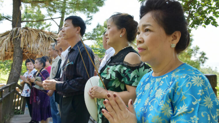 Đoàn cựu giáo viên kiều bào tại Thái Lan: Viếng mộ Đại tướng Võ Nguyên Giáp