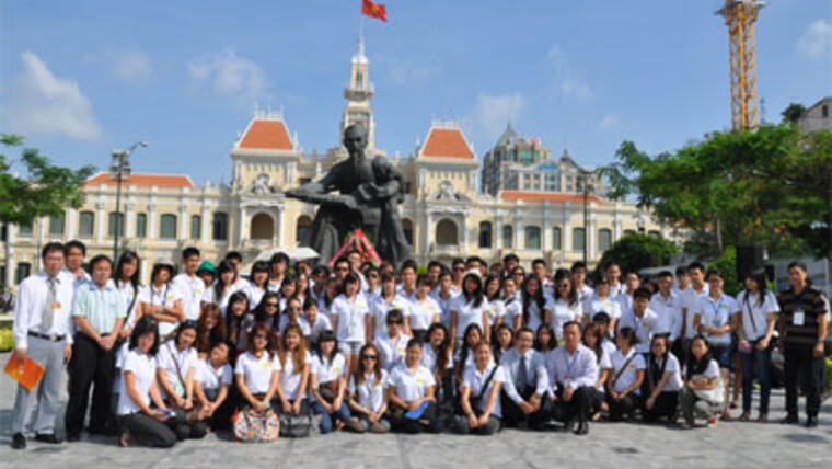 Trại hè Việt Nam 2011 đến với thành phố mang tên Bác