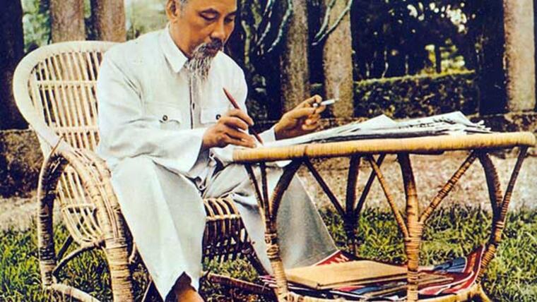 Niềm sung sướng nhất của Chủ tịch Hồ Chí Minh là thơ văn
