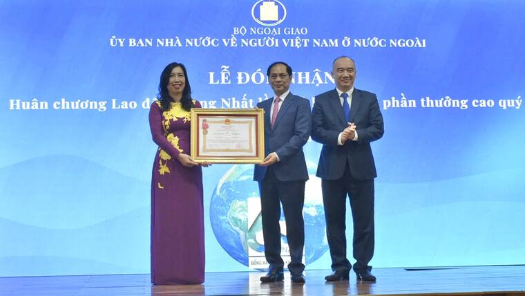 Hội thảo “65 năm kết nối kiều bào với đất nước và 20 năm thực hiện Nghị quyết số 36-NQ/TW của Bộ Chính trị về công tác NVNONN”