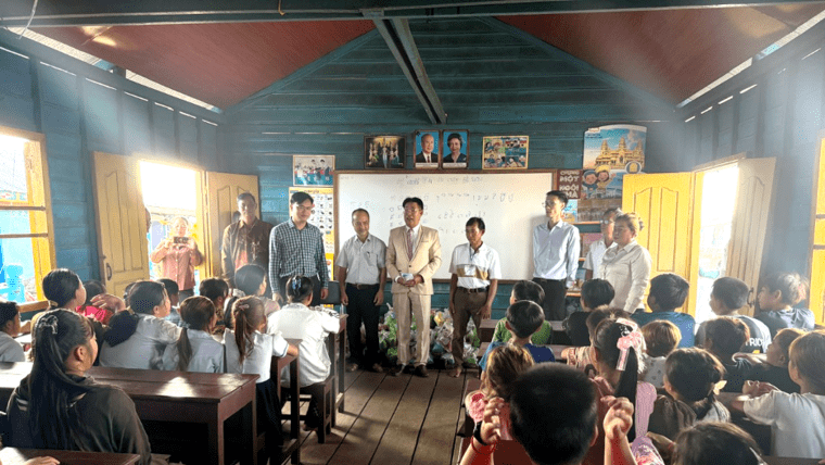 Đoàn công tác Uỷ ban Nhà nước về người Việt Nam ở nước ngoài làm việc tại Campuchia