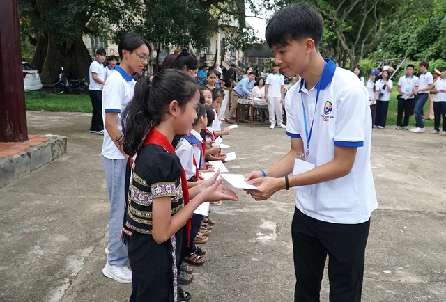 Kiều bào trẻ kể chuyện quê hương - Ảnh 4.