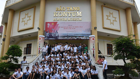 Tin ảnh: Thanh thiếu niên kiều bào đến với Tây Nguyên