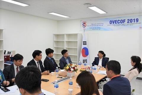 Thứ trưởng Nguyễn Quốc Cường gặp đại diện cộng đồng người Việt tại Hàn Quốc