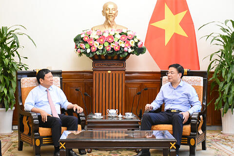 Thứ trưởng Phạm Quang Hiệu tiếp Chủ tịch Liên hiệp Hội người Việt Nam tại châu Âu