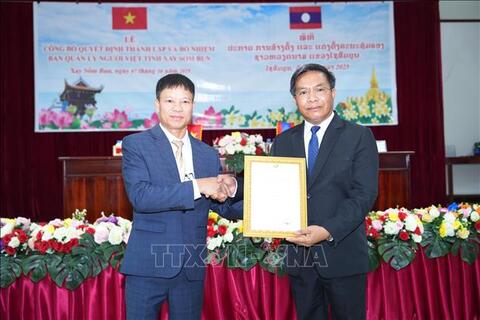 Gắn kết cộng đồng và thắt chặt hữu nghị Việt Nam-Lào
