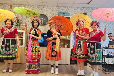 Người Việt tại Hà Lan lan tỏa yêu thương mùa Giáng sinh tại trung tâm dưỡng lão Het Uiterjoon