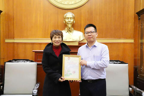 Kiều bào Pháp, Ba Lan, Hàn Quốc ủng hộ đồng bào trong nước khắc phục hậu quả mưa bão