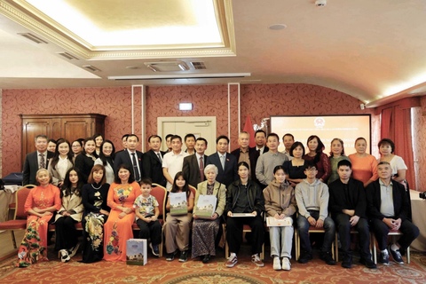 Phó Chủ tịch Quốc hội gặp gỡ cộng đồng người Việt Nam tại Lít-va