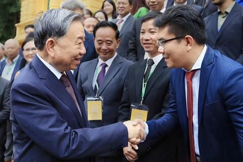 Phát huy vai trò người Việt ở nước ngoài trong phát triển và hội nhập quốc tế