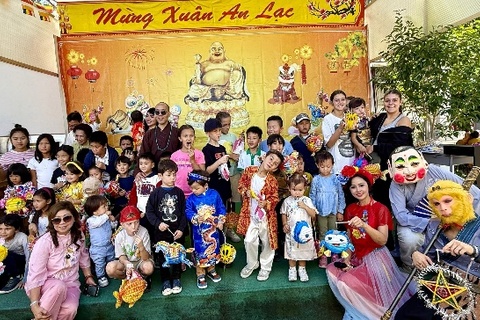 Tết Trung Thu dưới mái chùa Trúc Lâm Marseille – Nơi tiếng Việt nối dài hồn dân tộc