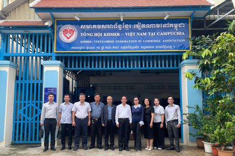 Tăng cường công tác cộng đồng tại Campuchia