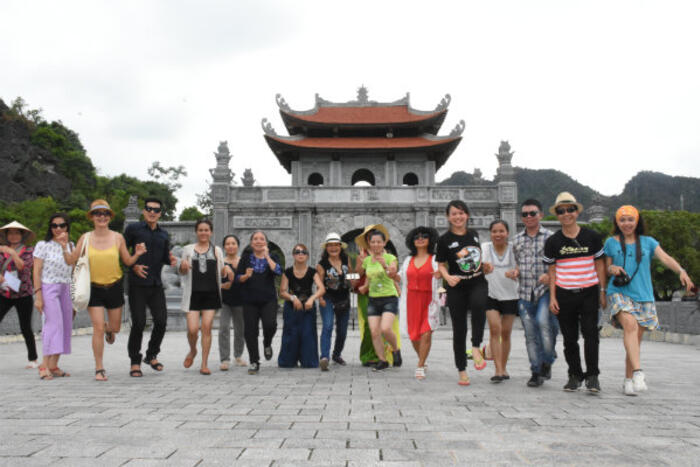 Chuyến đi về Ninh Bình rất ý nghĩa khi bổ sung những kiến thức trực quan hỗ trợ cho công việc giảng dạy về văn hóa, vẻ đẹp đất nước trong những bài giảng của thầy cô.