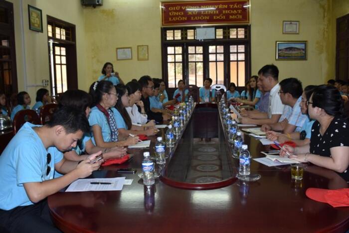 Đoàn Giáo viên và học sinh Trung tâm Hữu nghị Hà Nội - Nakhon Phanom gặp mặt Lãnh đạo Sở Ngoại vụ tỉnh Nghệ An