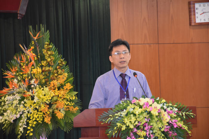 Ông Nguyễn Việt Dũng, Giám đốc Sở Khoa học công nghệ TP Hồ Chí Minh đọc báo cáo dẫn đề