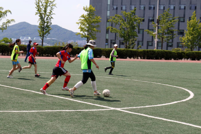 Những pha áp sát gay cấn