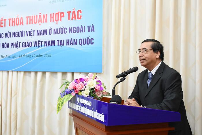 Đại sứ Nguyễn Phú Bình, Chủ tịch Hội Liên lạc với người Việt Nam ở nước ngoài phát biểu