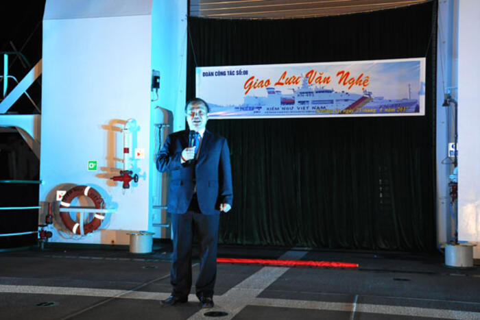 Thứ trưởng Vũ Hồng Nam phát biểu tại đêm giao lưu đầu tiên trên hải trình đến với Trường Sa