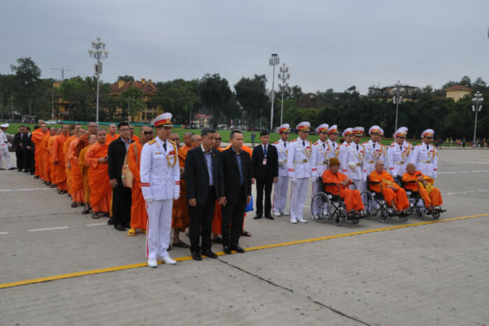 Trang nghiêm trước Lăng Chủ tịch Hồ Chí Minh