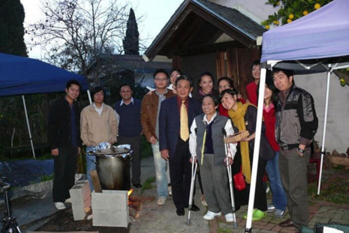 Bà con kiều bào cùng các bạn du học sinh tại Cali vui đón Tết