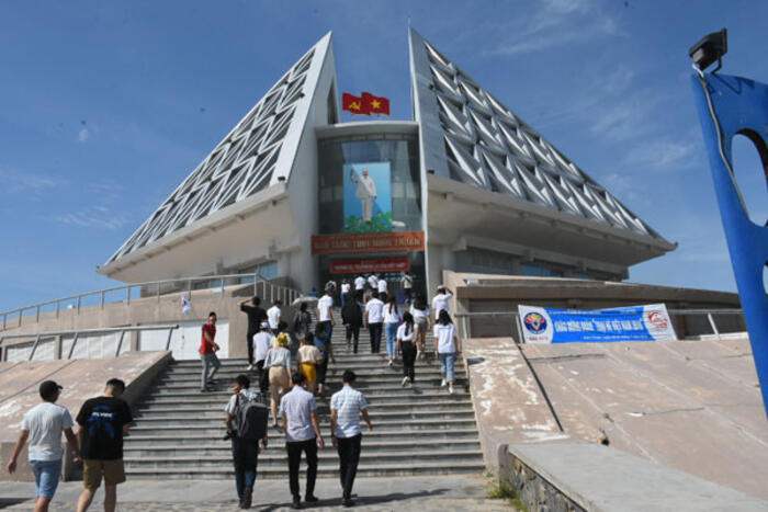 Đoàn thăm Bảo tàng tỉnh Ninh Thuận