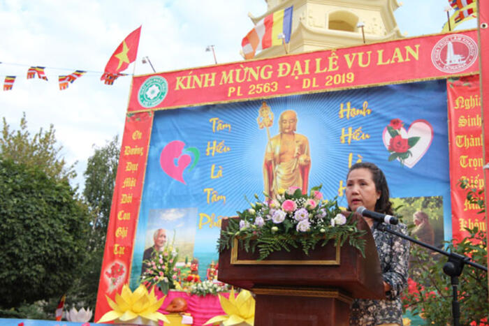Bà Kiều Hà Liên - Tham tán Đại sứ quán Việt Nam tại Ucraina phát biểu