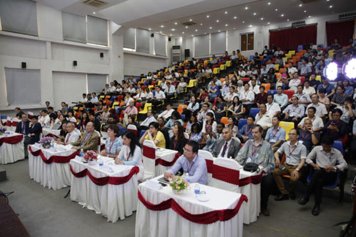 Hội nghị với sự tham dự của gần 300 đại biểu