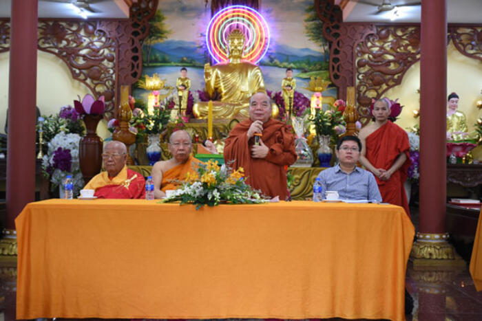 Hòa thượng Thích Thiện Tâm hoan hỷ chào đón Đoàn đến thăm chùa Bửu Quang