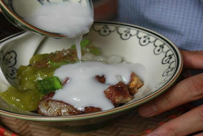Chè chuối cốm nếp nướng