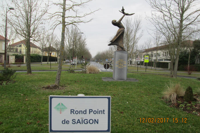 Bùng binh Sài Gòn ở Bussy Saint George