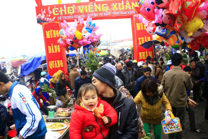 Chợ Viềng - phiên chợ cầu may chỉ diễn ra một lần trong năm