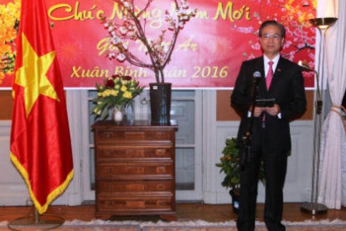 Đại sứ Trần Văn Hính phát biểu chúc Tết bà con kiều bào