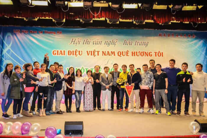Các bạn đạt giải Đặc biệt và giải Nhất