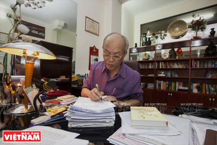 GS. TS Trình Quang Phú là Viện trưởng Viện Nghiên cứu Phát triển Phương Đông từ năm 2001 đến nay. Ảnh: Thông Hải